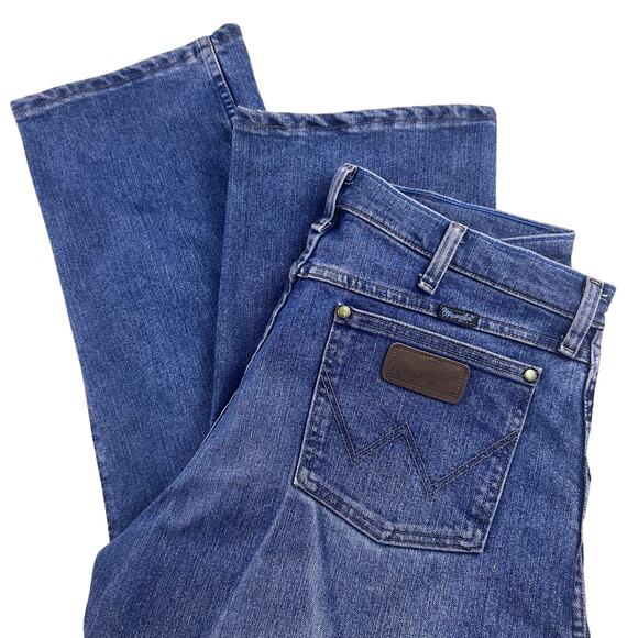 Wrangler Cowboy Cut 47 Mens 35x32 Regular Fit Premium Performance Blue Jeans - Picture 1 of 16
